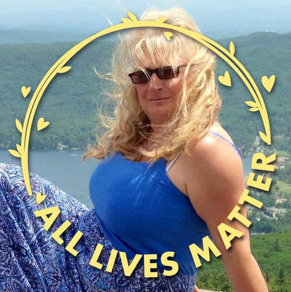 Meet your Posher, Gloria